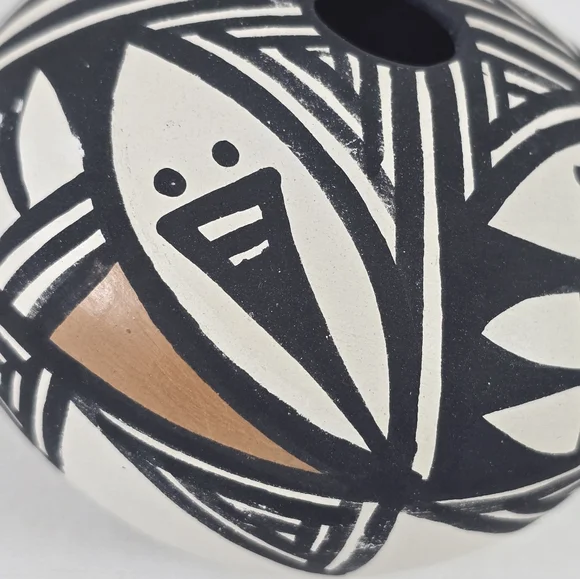 Native American Acoma Indian Hand Painted Seed Pottery by Antonio - Picture 8 of 8